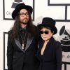 Yoko Ono et son fils Sean Lennon aux Grammy Awards à Los Angeles le 26 janvier 2014.