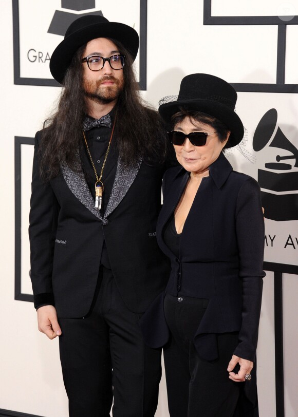 Yoko Ono et son fils Sean Lennon aux Grammy Awards à Los Angeles le 26 janvier 2014.