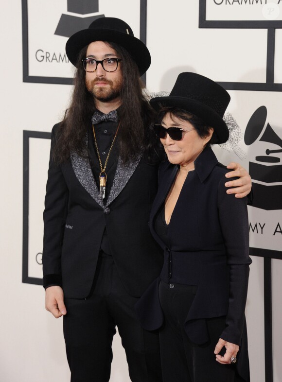 Yoko Ono et son fils Sean Lennon aux Grammy Awards à Los Angeles le 26 janvier 2014.