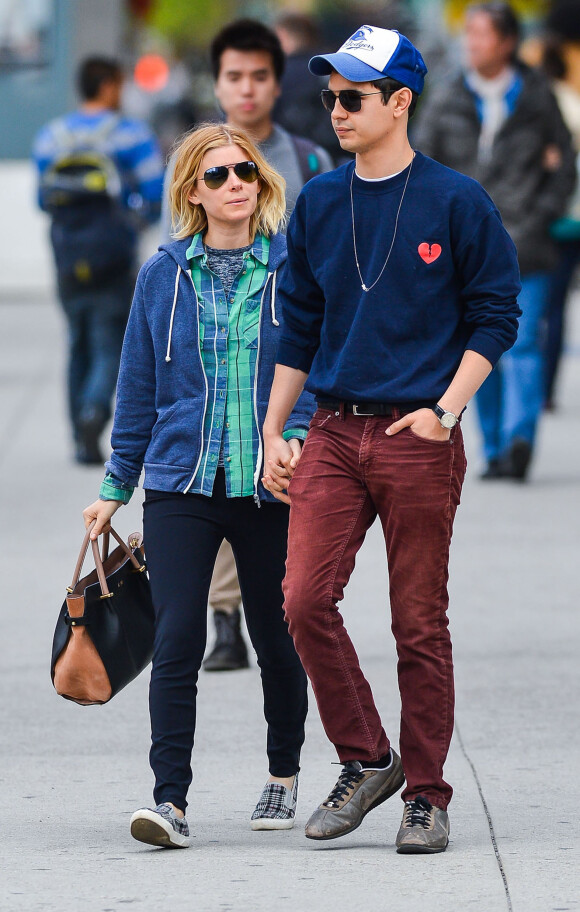 Kate Mara et Max Minghella se baladent dans les rues de New York, le 6 mai 2014.