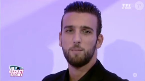 Aymeric, bientôt de retour dans la maison principale, dans Secret Story 8 lors de l'hebdo du vendredi 29 août 2014.