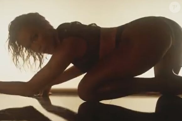 Jennifer Lopez ultra-sexy dans "Booty", son clip avec Iggy Azalea dévoilé le 4 septembre 2014.