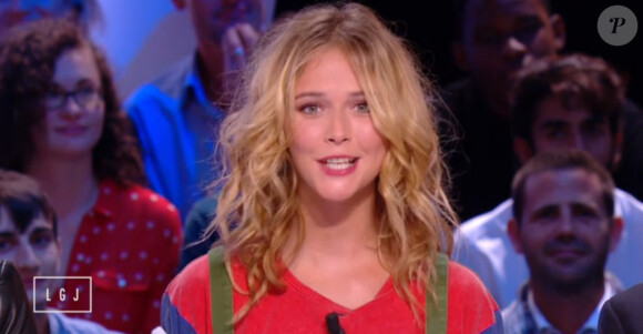La nouvelle Miss météo du Grand Journal de Canal+, Raphaëlle Dupire, soutenue par Doria Tillier pour sa grande première. Le 25 août 2014.