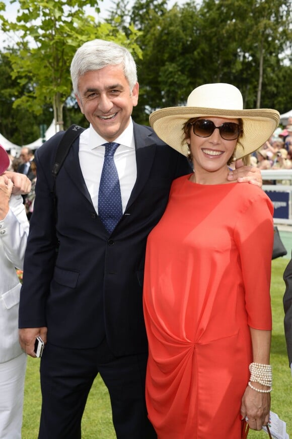 Hervé Morin et sa compagne Elodie Garamond (enceinte de leur fille Alma née en septembre 2013) - Prix de Diane Longines à l'hippodrome de Chantilly le 16 juin 2013.