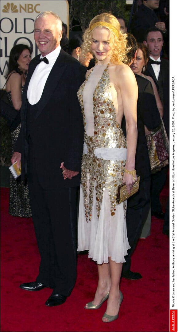 Nicole Kidman et son père Antony lors des Golden Globes à Los Angeles en 2004
