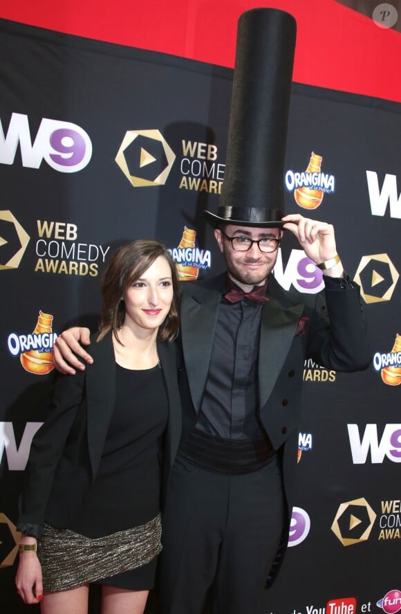 Cyprien et sa compagne lors de la cérémonie du Web "Les Web Comedy Awards" à Bobino. Le 21 mars 2014.