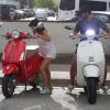 Eva Longoria et son compagnon Jose Antonio Baston vont faire du scooter lors de leurs vacances à Miami, le 13 septembre 2014.