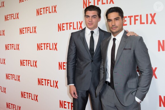 D.J. Cotrona et Zane Holtz - Soirée de lancement Netflix au Faust à Paris, le 15 septembre 2014.