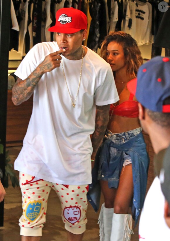 Chris Brown assure la promo de son nouvel album X, accompagnée de son amie Karrueche Tran. Los Angeles, le 16 septembre 2014.