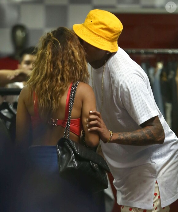 Chris Brown assure la promo de son nouvel album X, accompagnée de son amie Karrueche Tran. Los Angeles, le 16 septembre 2014.