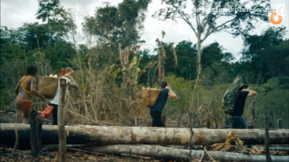 David Beckham avec la tribu des Yanomani au coeur de la jungle amazonienne, à découvrir dans le documentaire David Beckham, une aventure en Amazonie, diffusé sur France Ô le dimanche 21 septembre à 20h45