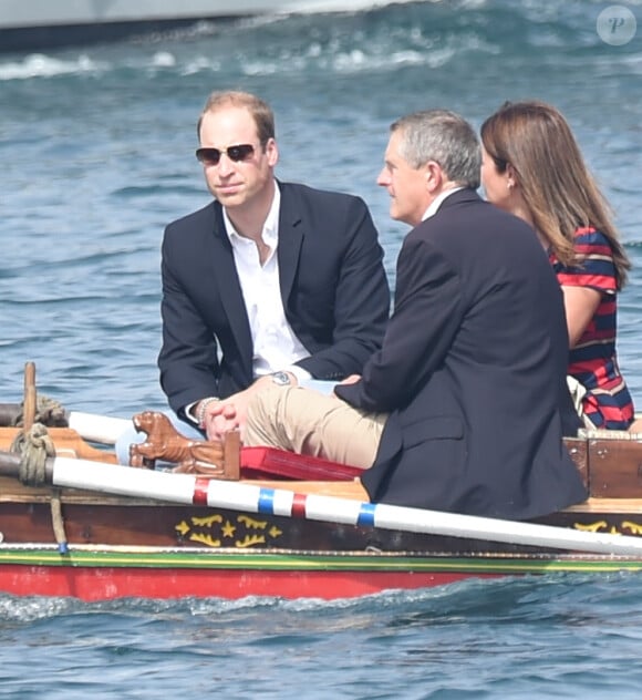 Le prince William, duc de Cambridge remplace son épouse, Kate, en visite à Malte le 21 septembre 2014 à La Valette à l'occasion des 50 ans d'indépendance de l'île méditerranéenne. Ici lors d'une promenade en bateau dans le port 