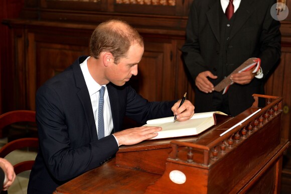 Le prince William à la Bibliothèque nationale de Malte, à La Valette le 21 septembre 2014 dans le cadre de sa visite officielle, en remplacement de son épouse Kate Middleton, pour le cinquantenaire de l'indépendance de Malte.