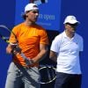 Rafael Nadal à l'entraînement sous les yeux de son oncle Toni à l'Open d'Australie, le 17 janvier 2011 à Melbourne