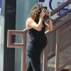 Mila Kunis enceinte quitte son cours de yoga à Los Angeles le 5 septembre 2014.