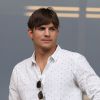 Ashton Kutcher assiste à la victoire de l'Allemagne sur le Brésil lors de la coupe du monde de football à Belo Horizonte au Brésil le 8 juillet 2014.