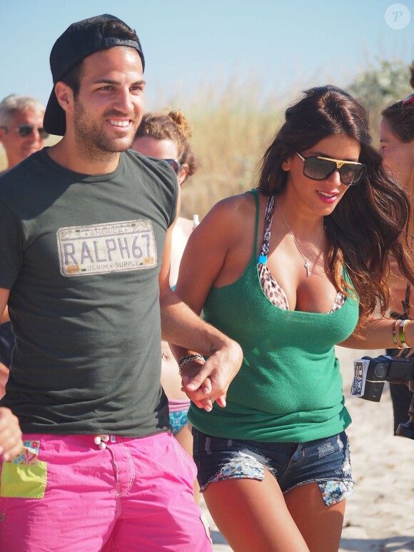 Cesc Fabregas et sa compagne Daniella Seeman à Ibiza le 8 juillet 2013