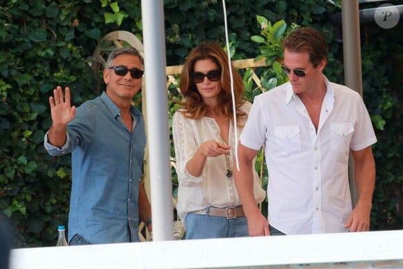 George Clooney a pris le petit-déjeuner, à Venise le 27 septembre 2014,  avec ses amis Rande Gerber et Cindy Crawford, au lendemain de son enterrement de vie de garçon lors du week-end de son mariage avec Amal Alamuddin.