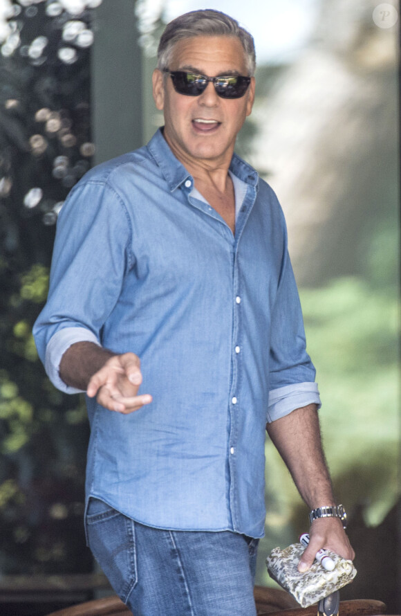 George Clooney - Les invités du mariage de George Clooney prennent un petit-déjeuner à Venise. Le 27 septembre 2014  Actor George Clooney is seen enjoying a pre-wedding breakfast with model Cindy Crawford, Rande Gerber and other guests at the swanky Cipriani hotel and restaurant in Venice, Italy on September 27, 2014. The star is due to marry human rights lawyer Amal Alamuddin this weekend.27/09/2014 - Venise