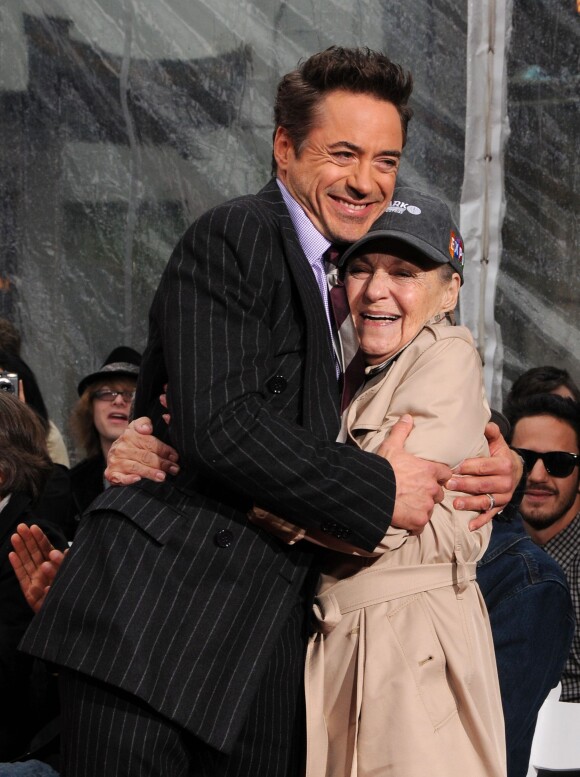 Robert Downey Jr. et sa mère Elsie Downey à Hollywood, Los Angeles, le 7 décembre 2009.