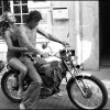 Brigitte Bardot à moto (photo d'archive non datée)