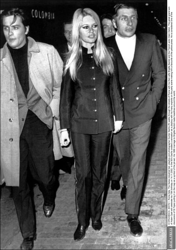 Brigitte Bardot avec Gunter Sachs et Alain Delon (photo d'archive)