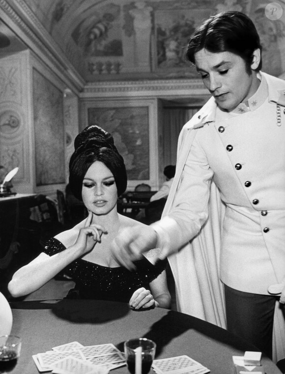Brigitte Bardot et Alain Delon sur le tournage d'Histoires extraordinaires en 1968