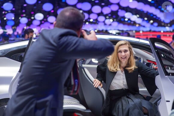 Julie Gayet au Mondial de l'Automobile à Paris, le 2 octobre 2014.