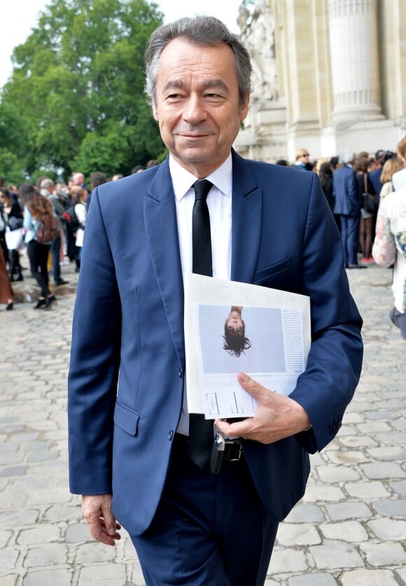 Michel Denisot lors du défilé de mode Chanel Haute Couture Automne-Hiver 2014/2015 au Grand Palais à Paris, le 8 juillet 2014