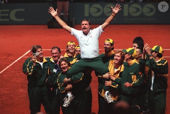 L'ex-tennisman australien John Newcombe le 22 juin 2000 à Nice