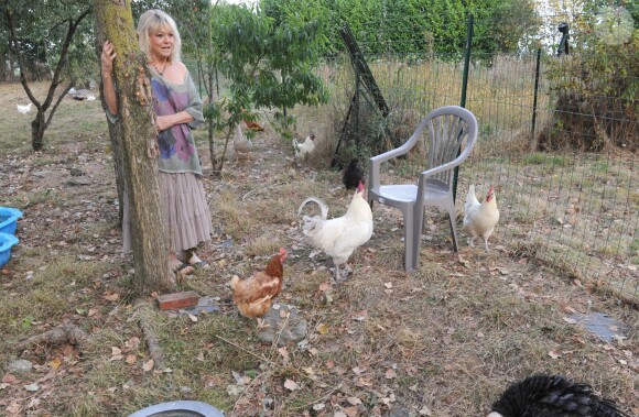 Exclusif - Mylène Demongeot a fêté son 79e anniversaire, entourée de ses amis les plus intimes, à son domicile de Châtelain en Mayenne, les 27 et 28 septembre 2014.