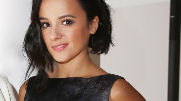 Alizée : Brunette sexy, la future Cendrillon joue aussi à la marraine