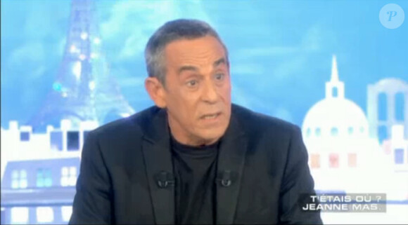 Thierry Ardisson présente Salut les Terriens sur Canal+, le samedi 27 septembre 2014. Il réalisait des excuses suite à une blague concernant Cathy Sarraï.