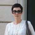 Cristina Cordula fait du shopping chez Yves Saint Laurent à Paris le 5 avril 2014.