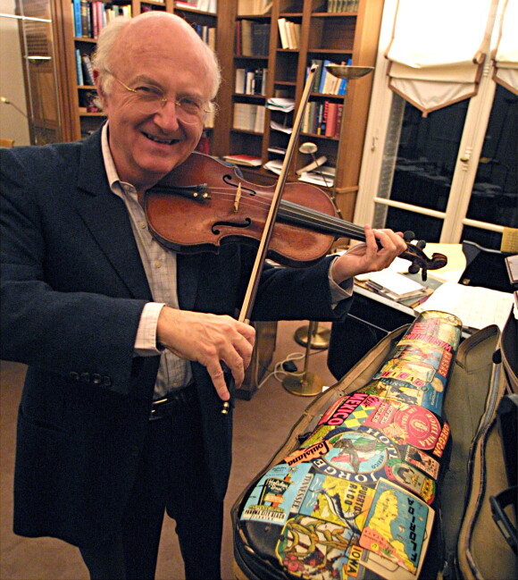 Vladimir Cosma en 2002. Le compositeur donnera deux concerts exceptionnels au Grand Rex les 23 et 24 octobre 2014.