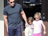 Ben Affleck, papa-poule musclé en séance shopping avec ses adorables filles