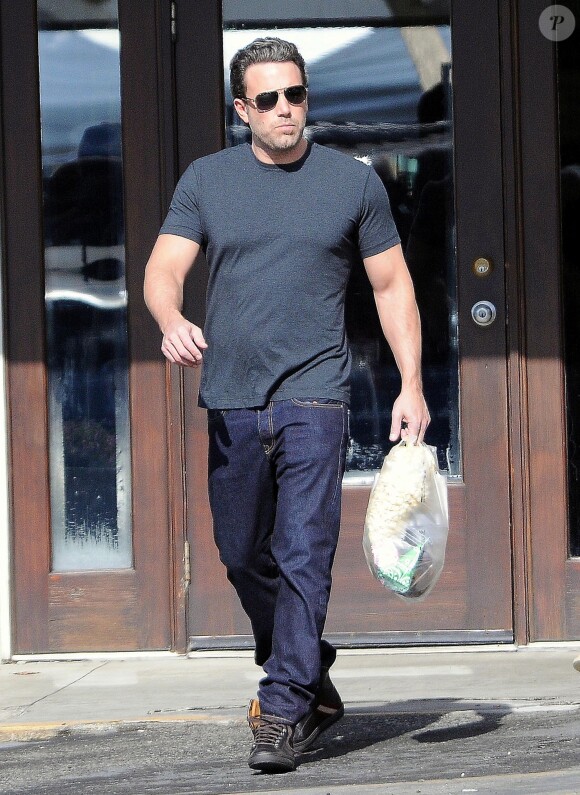 Exclusif - Ben Affleck fait du shopping à Brentwood, le 19 octobre 2014.