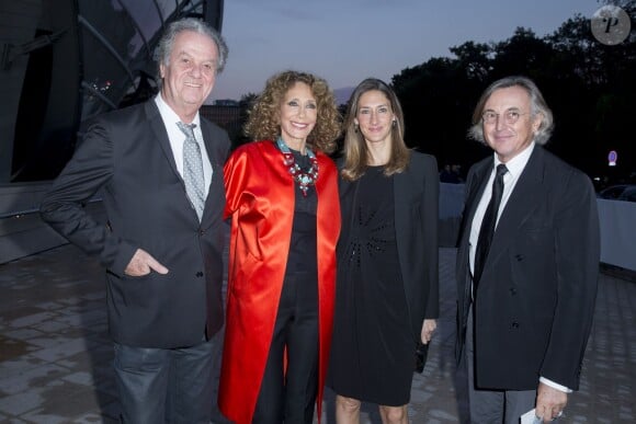 Jacques Grange, Marisa Berenson et sa fille Starlite et Pierre Passebon - Inauguration de la Fondation Louis Vuitton à Paris le 20 octobre 2014