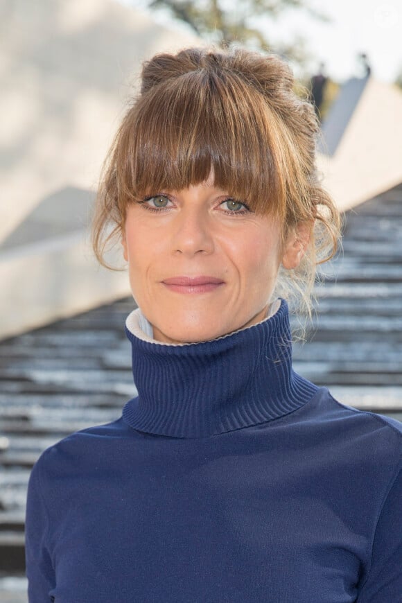 Marina Foïs - Photocall du défilé de mode "Louis Vuitton", collection prêt-à-porter printemps-été 2015, à la Fondation Louis Vuitton à Paris. Le 1er octobre 2014.