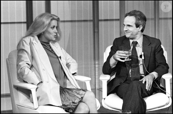 Catherine Deneuve et François Truffaut lors de l'avant-première du film Le Dernier Métro à Paris en 1980