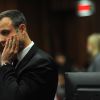 Oscar Pistorius sur le banc des accusés du tribunal de Pretoria, le 6 mars 2014