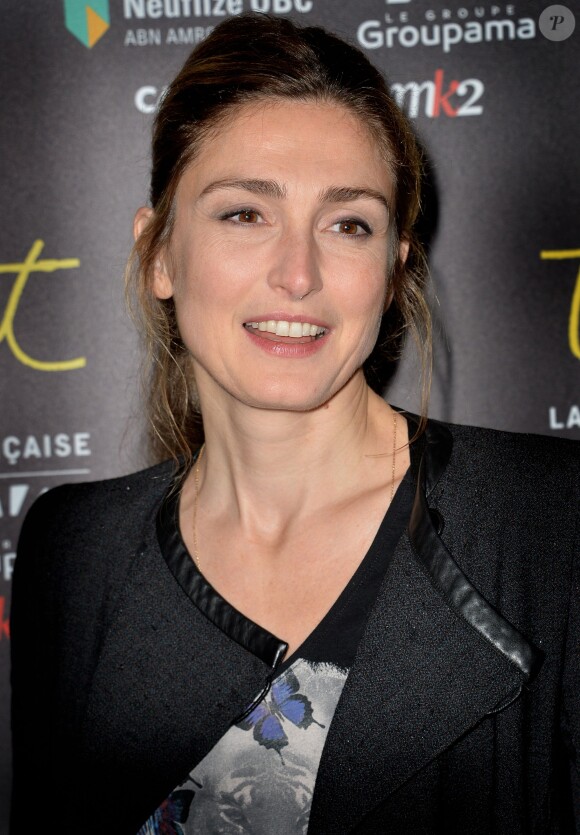 Julie Gayet - Visite privée de l'exposition François Truffaut à la cinémathèque de Paris, le 6 octobre 2014.