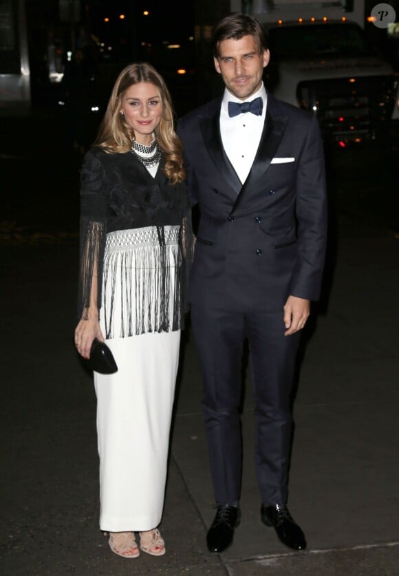 Olivia Palermo et Johannes Huebl arrivent au Cipriani Wall Street pour assister à la FGI Night of Stars. New York, le 23 octobre 2014.