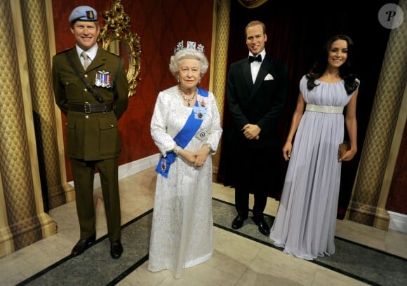 Le Musée Madame Tussauds de New York a dévoilé le 23 octobre 2014 des statues de cire de  la reine Elizabeth II et du prince Harry, qui rejoignent celles de Kate Middleton et du prince William, représentés tels qu'à la soirée organisée par les Baftas en juillet 2011.