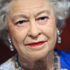 La reine Elizabeth II, nouvelle recrue de Madame Tussauds New York. Les statues de cire de Kate Middleton et du prince William, représentés tels qu'à la soirée organisée par les Baftas en juillet 2011, au Musée Madame Tussauds de New York ont reçu les renforts de celles de la reine Elizabeth II et du prince Harry, dévoilées le 23 octobre 2014.