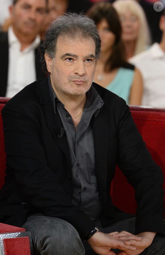 Raphael Mezrahi - Enregistrement de l'émission "Vivement dimanche" à Paris le 22 octobre 2014. L'émission sera diffusée le 26 octobre à 14h15, sur France 2.