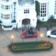 Vues aériennes de l'arrivée de George Clooney et sa femme Amal Alamuddin à l'hôtel Danesfield pour leur fête de mariage à Marlow. Le 25 octobre 2014