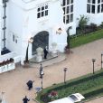 Vues aériennes de l'arrivée de George Clooney et sa femme Amal Alamuddin à l'hôtel Danesfield pour leur fête de mariage à Marlow. Le 25 octobre 2014