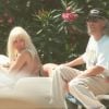 Lolo Ferrari et son mari Eric Vigne à Saint-Tropez en août 1996.