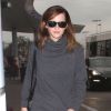 Emma Watson arrive à l'aéroport LAX de Los Angeles pour prendre un avion, le 31 octobre 2014.